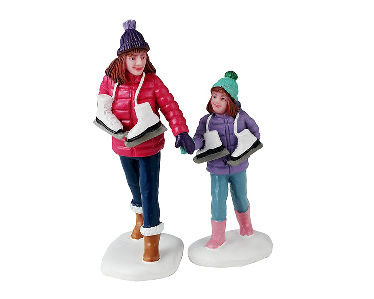 Skating Sisters,  Set Of 2 Colección Vail Village LEMAX®