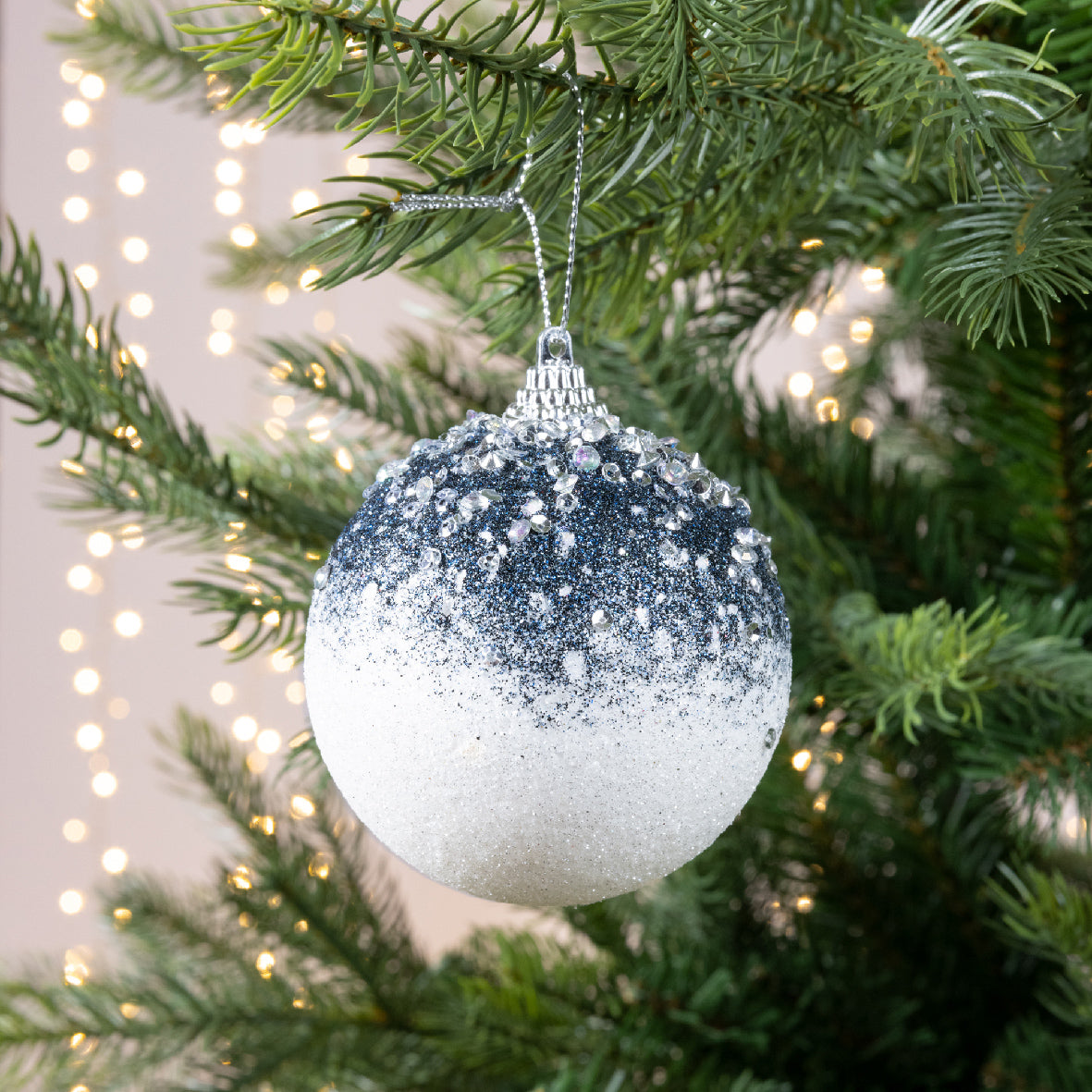 Bola de navidad azul de foam con adornos