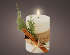 Vela de navidad LED decorada blanco crema con tacto a cera 13cm x dia8cm