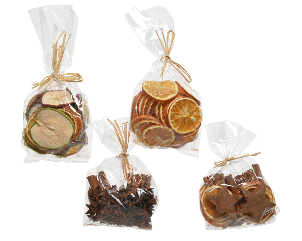 Popurrí de canela naranjas manzanas y clavos secos naturales